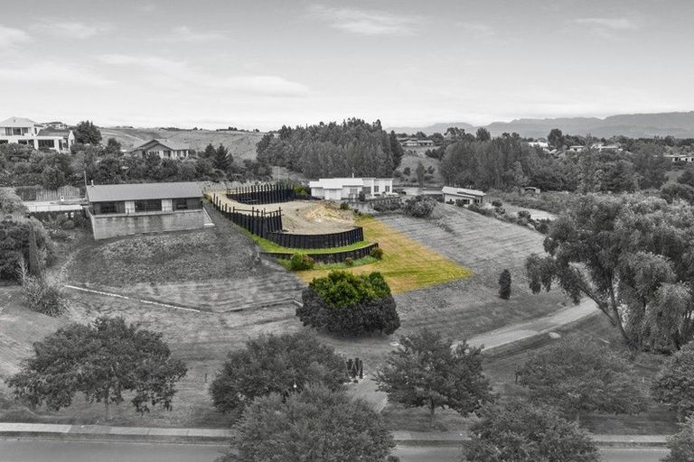 Photo of property in 8 Lake View Place, Fairhall, 7272