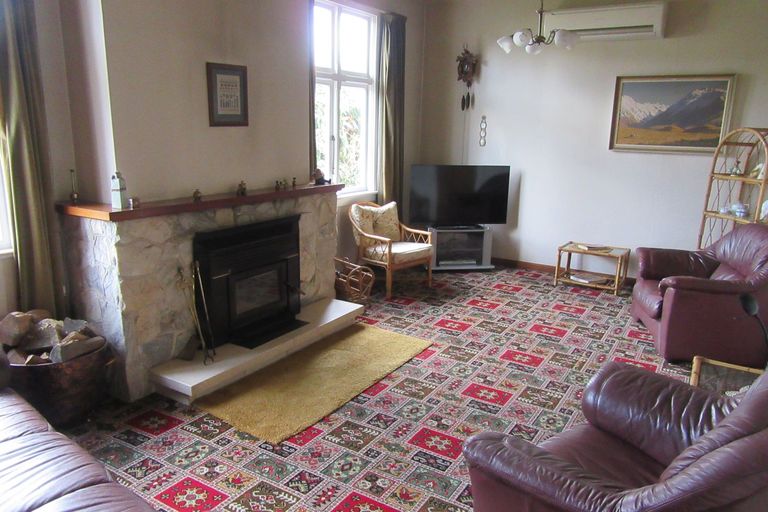 Photo of property in 33 Rhodes Street, Waimate, 7924