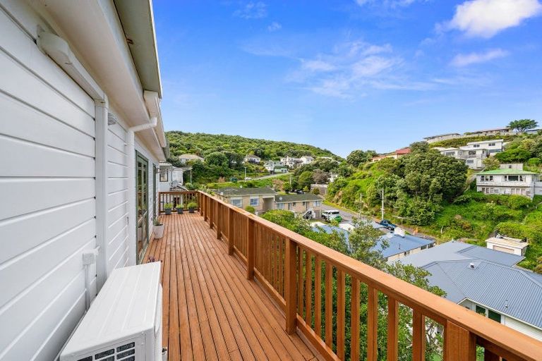 Photo of property in 1 Frobisher Street, Island Bay, Wellington, 6023