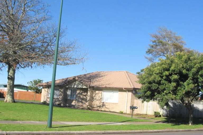 Photo of property in 1/16 Montilla Place, Manurewa, Auckland, 2102