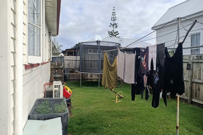 Photo of property in 10 Russell Street, Feilding, 4702