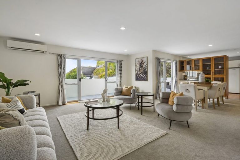 Photo of property in 2/22 Valley Road, Browns Bay, Auckland, 0630