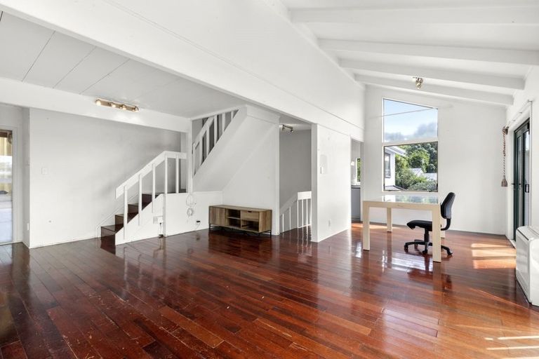 Photo of property in 81 College Road, Northcote, Auckland, 0627