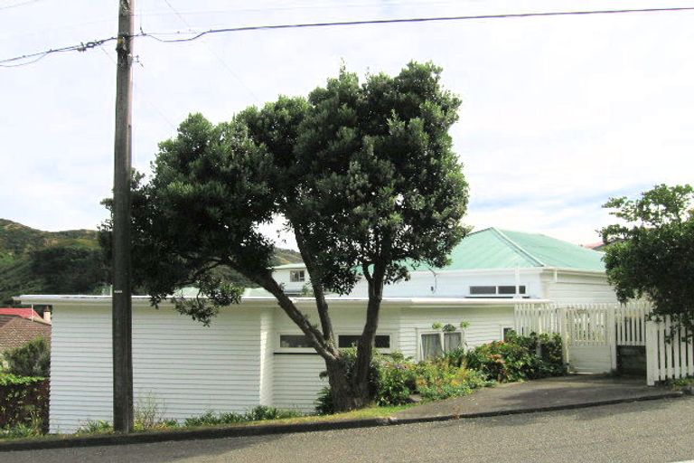 Photo of property in 16 Liffey Street, Island Bay, Wellington, 6023