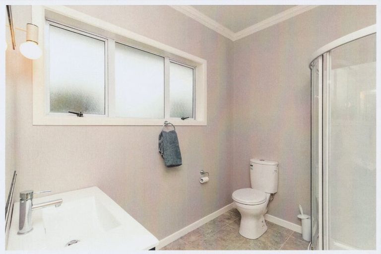 Photo of property in 8 Mahoe Street, Strandon, New Plymouth, 4312