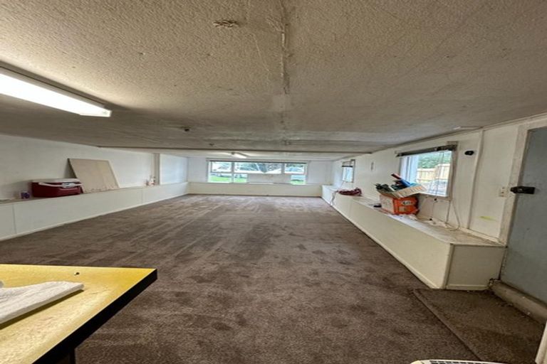 Photo of property in 6 Arahoe Road, New Lynn, Auckland, 0600