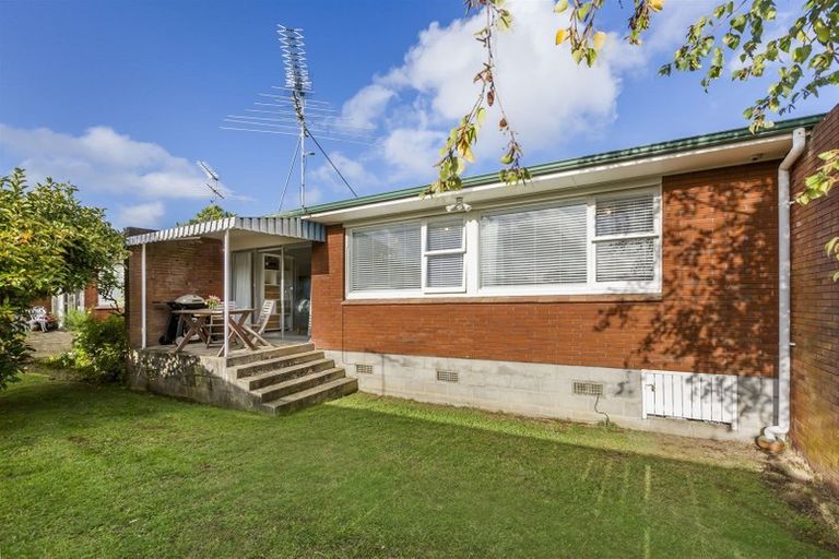Photo of property in 3/11a Aratonga Avenue, Greenlane, Auckland, 1051