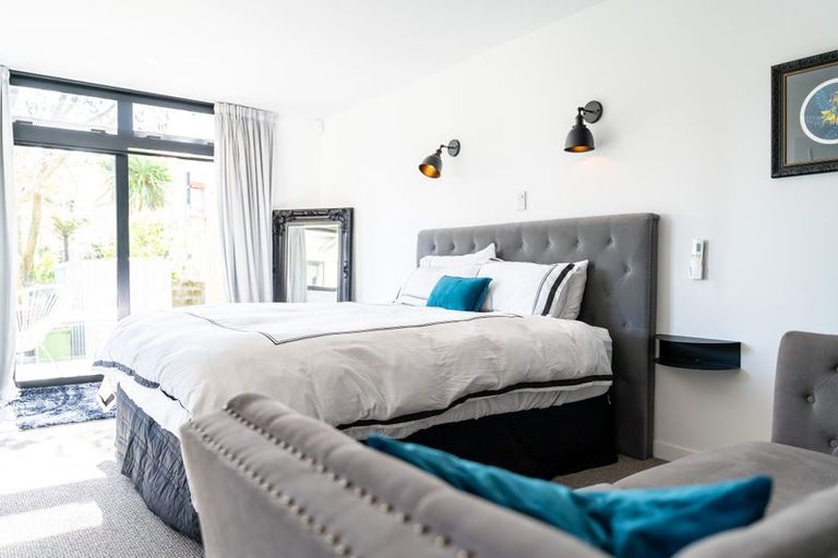 Photo of property in 77 Gilbass Avenue, Hamilton Lake, Hamilton, 3204