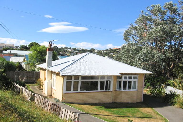 Photo of property in 106 Tauhinu Road, Miramar, Wellington, 6022