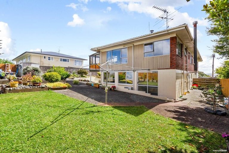 Photo of property in 2/160a Titirangi Road, New Lynn, Auckland, 0600