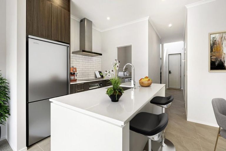 Photo of property in 28a Kukuwai Avenue, Red Beach, 0932