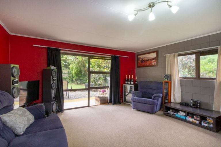 Photo of property in 75 Riverbank Road, Tiakitahuna, Palmerston North, 4477