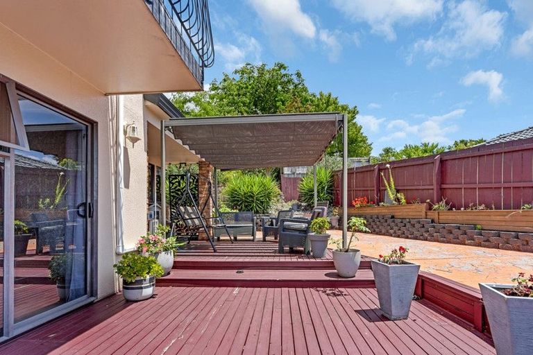 Photo of property in 8 Chardonnay Rise, Henderson, Auckland, 0612