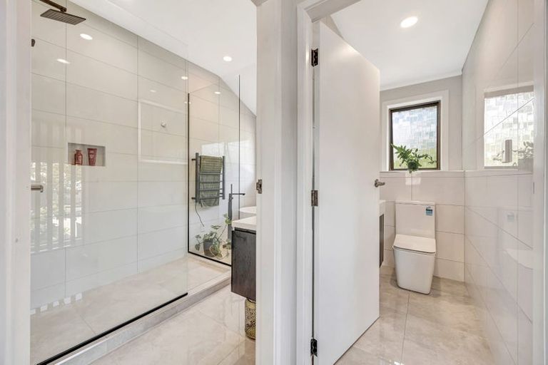 Photo of property in 8 Opoia Road, Hamilton East, Hamilton, 3216