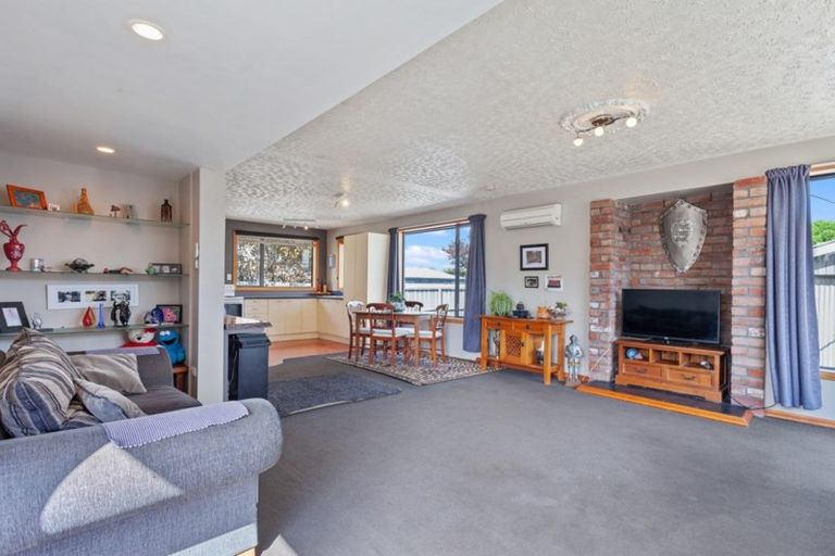 Photo of property in 6 Jarrow Place, Halswell, Christchurch, 8025