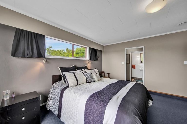 Photo of property in 12 Russell Drive, Oakura, 4314