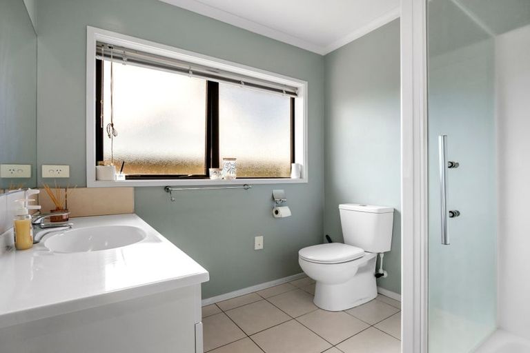 Photo of property in 15 Carroll Place, Owhata, Rotorua, 3010