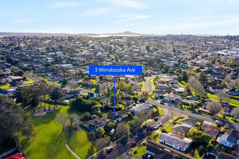 Photo of property in 3 Mirrabooka Avenue, Botany Downs, Auckland, 2010