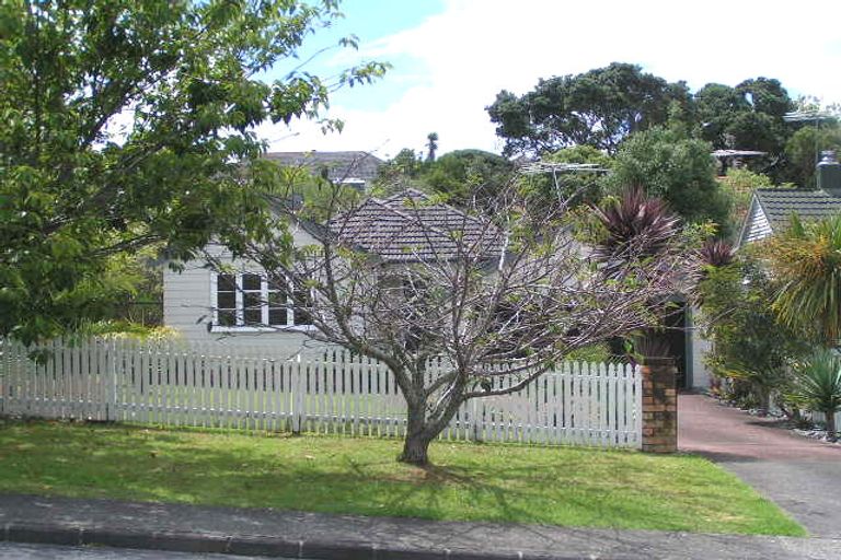 Photo of property in 36 Belle Vue Avenue, Northcote Point, Auckland, 0627