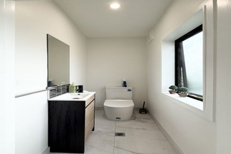 Photo of property in 30b Tudor Road, Henderson, Auckland, 0610