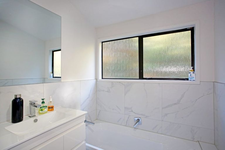 Photo of property in 30 Paulownia Place, Totara Heights, Auckland, 2105