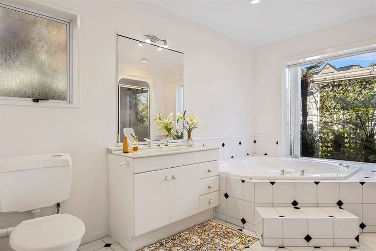 Photo of property in 9 Pentonville Close, Westmorland, Christchurch, 8025