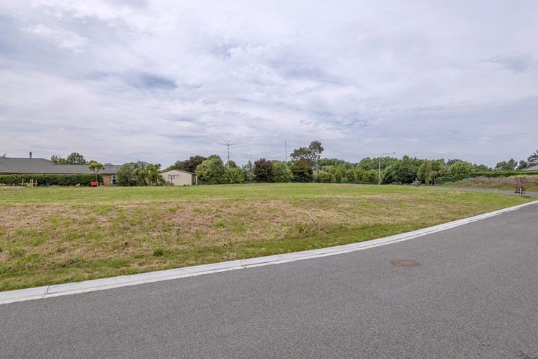 Photo of property in 76 Queens Avenue, Waikuku Beach, 7402