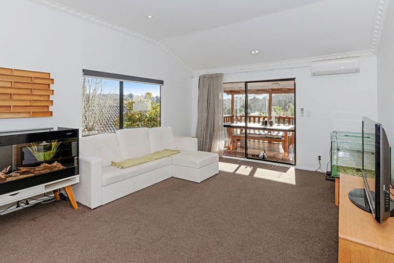 Photo of property in 3/109 Don Buck Road, Massey, Auckland, 0614