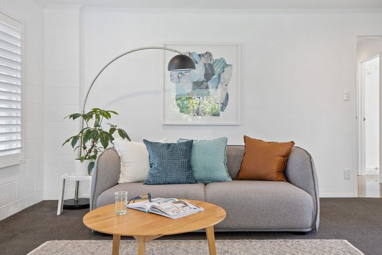 Photo of property in 2/67 Jutland Road, Hauraki, Auckland, 0622