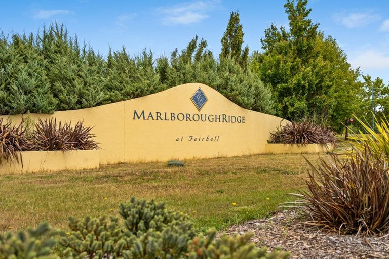 Photo of property in 8 Lake View Place, Fairhall, 7272