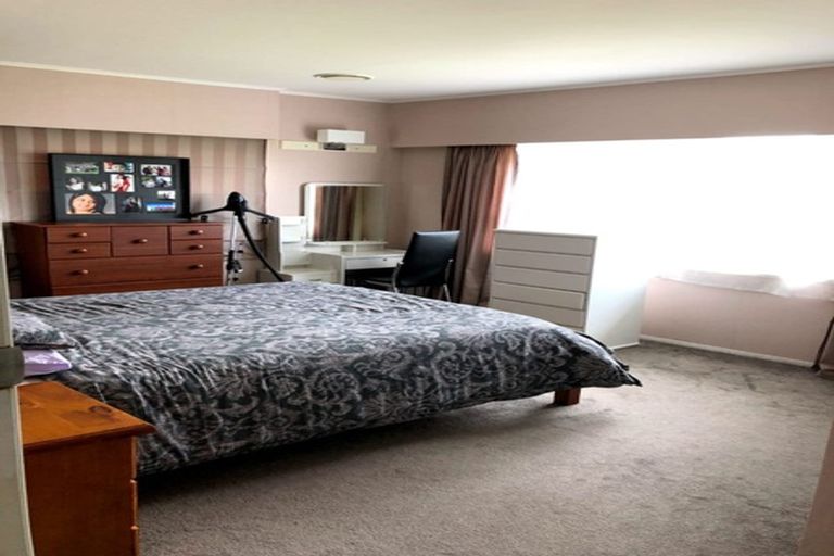 Photo of property in 3 Larne Avenue, Pakuranga Heights, Auckland, 2010