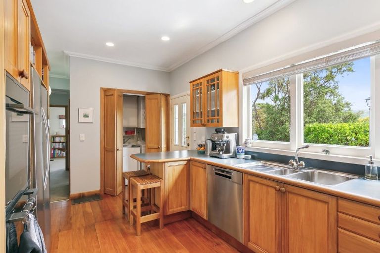 Photo of property in 4 Nicholson Road, Khandallah, Wellington, 6035