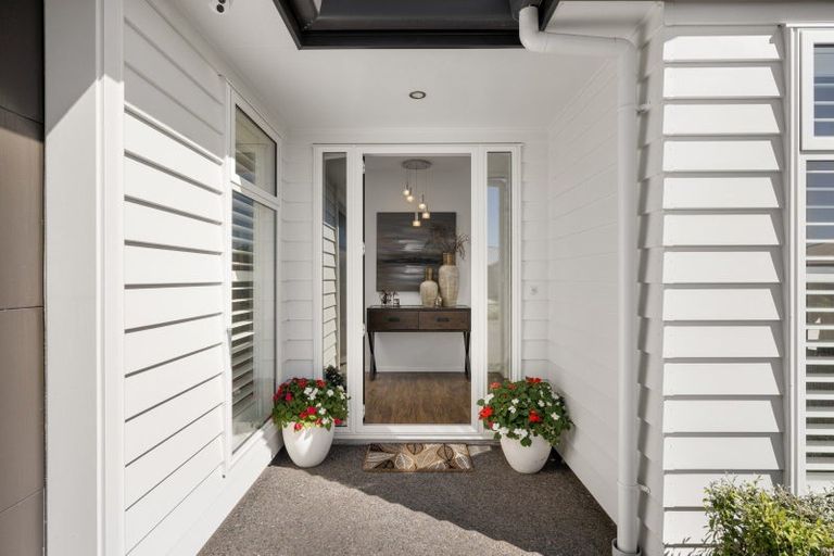 Photo of property in 28 Te Aranga Drive, Papamoa Beach, Papamoa, 3118