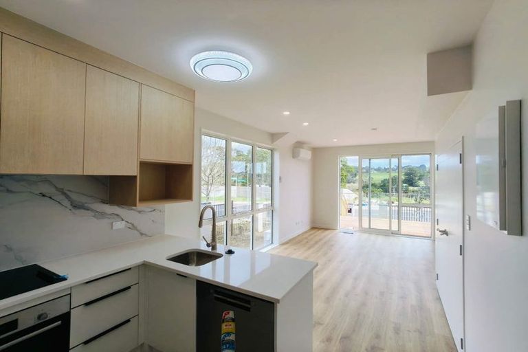 Photo of property in 24 Bela Vista Boulevard, Swanson, Auckland, 0614