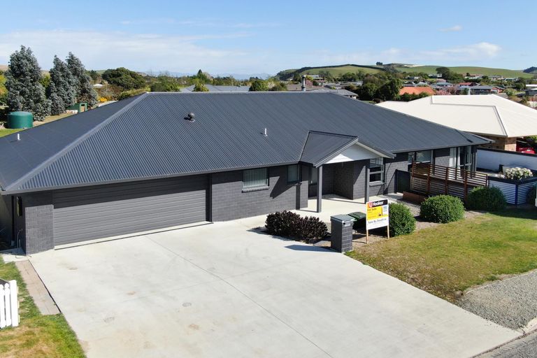 Photo of property in 13 Grove Avenue, Weston, Oamaru, 9401