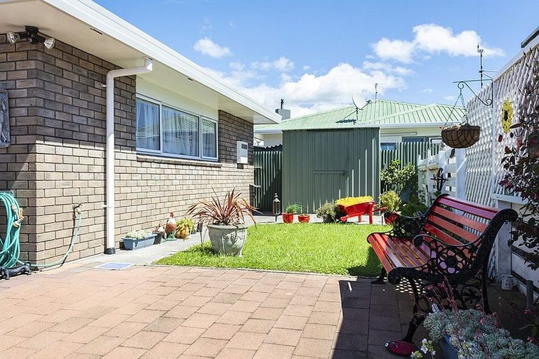 Photo of property in 1/36 Tukapa Street, Westown, New Plymouth, 4310