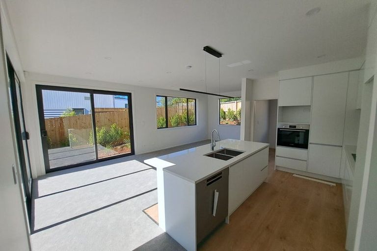 Photo of property in 18c Spinella Drive, Bayview, Auckland, 0629