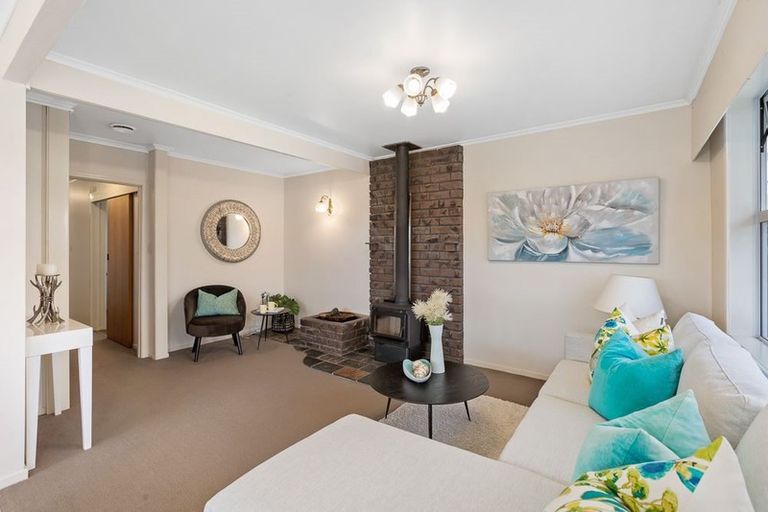 Photo of property in 14a Kaipatiki Road, Glenfield, Auckland, 0629