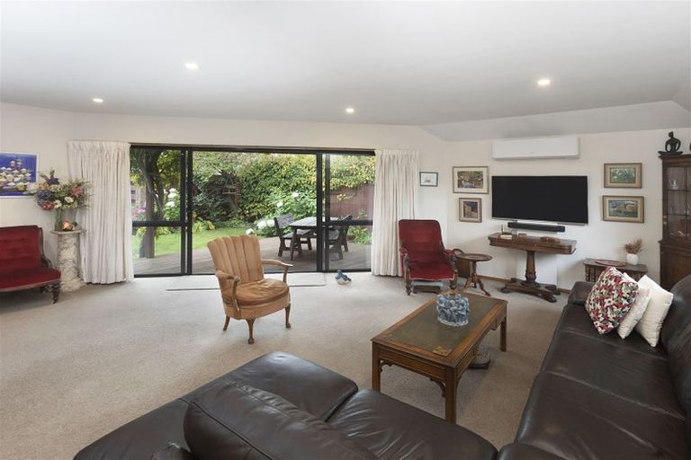 Photo of property in 1/204 Greers Road, Bryndwr, Christchurch, 8053