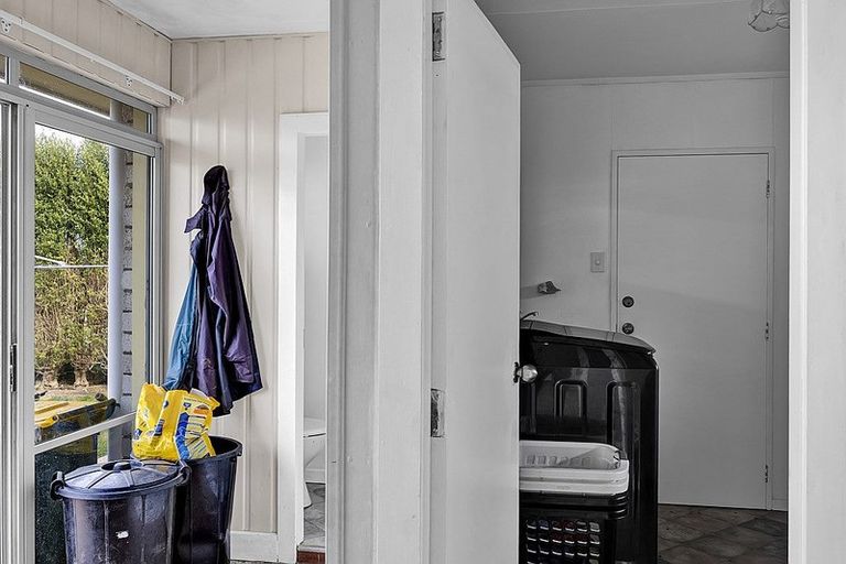 Photo of property in 24 High Street South, Eltham, 4322