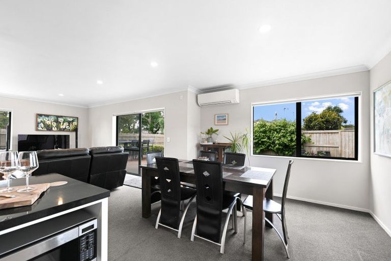 Photo of property in 43 Diomede Glade, Flagstaff, Hamilton, 3210