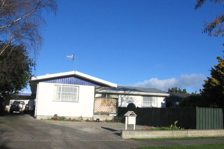 Photo of property in 73 Apollo Parade, Milson, Palmerston North, 4414