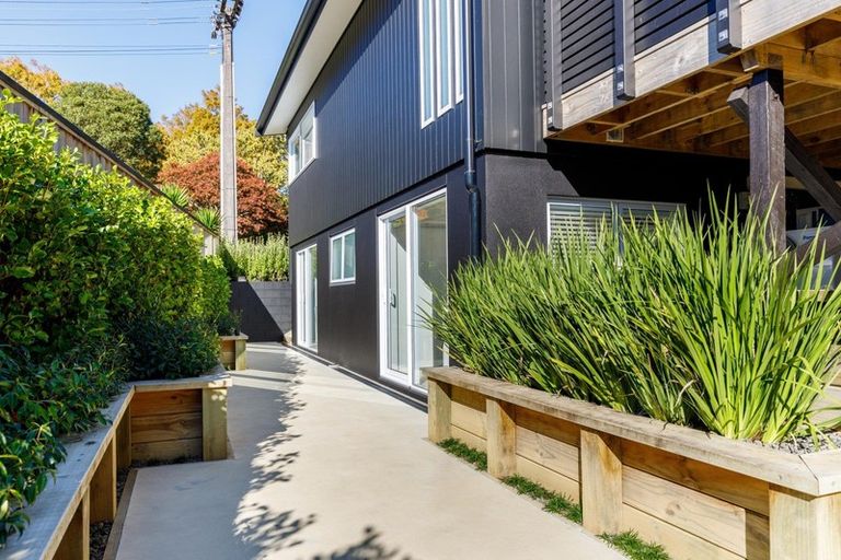 Photo of property in 4 Azalea Place, Brooklands, New Plymouth, 4310