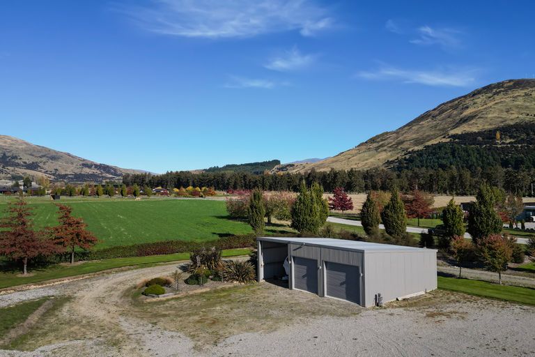 Photo of property in 14 Little Orchard Way, Wanaka, 9382