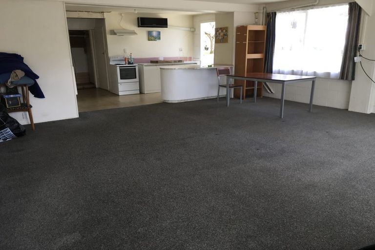 Photo of property in 22 Renwick Street, Papakura, 2110