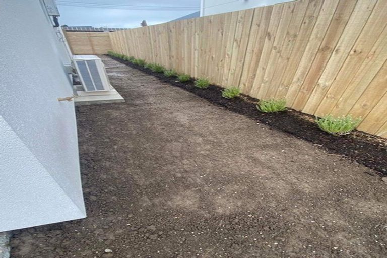 Photo of property in 4/20 Ballinger Place, Carterton, 5713