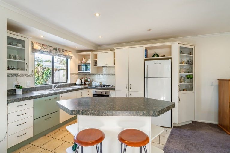 Photo of property in 51 Fraser Crescent, Elderslea, Upper Hutt, 5018