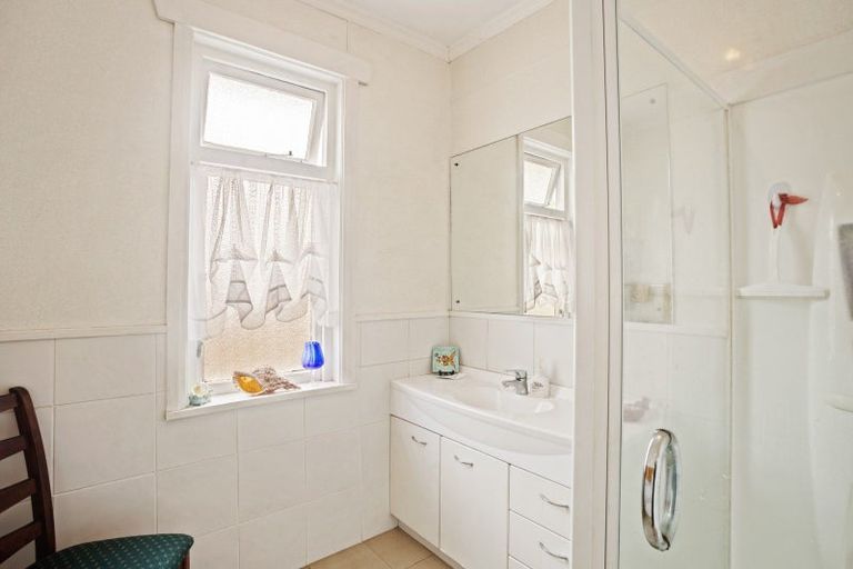 Photo of property in 44 Stafford Street, Waitara, 4320