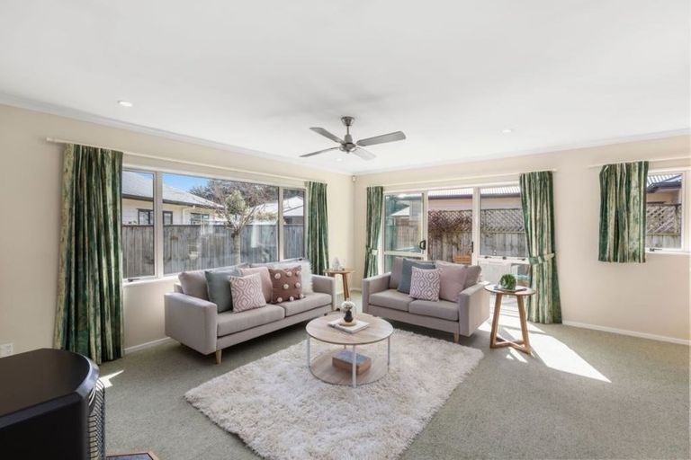 Photo of property in 11 Woodland Grove, Wainuiomata, Lower Hutt, 5014