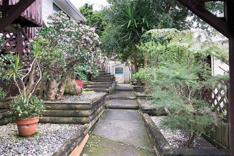 Photo of property in 84 Keegan Drive, Massey, Auckland, 0614